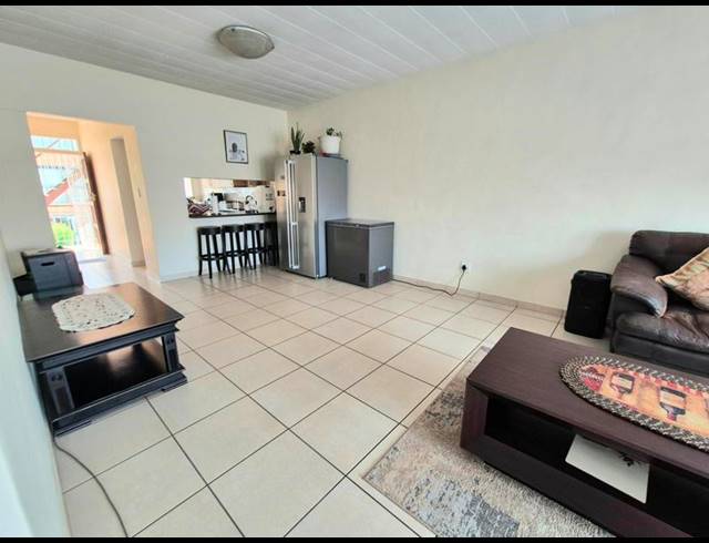 2 BEDROOM APARTMENT FOR SALE IN NEW REDRUTH